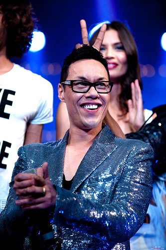 Gok Wan convinces Sooty he can look good naked